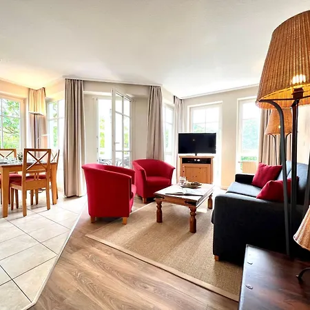 Apartment 720, Seepark *