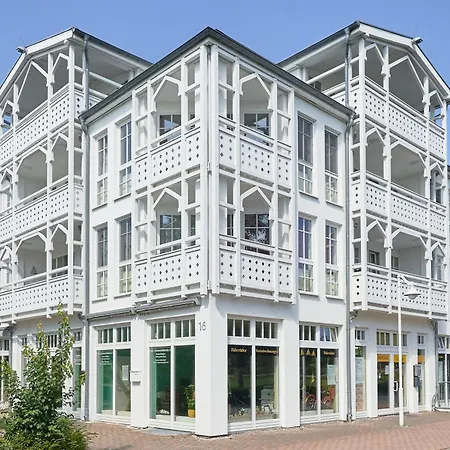 Apartment 720, Seepark *