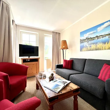 Apartment 720, Seepark *
