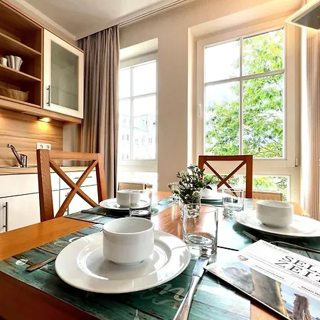 Apartment 720, Seepark *